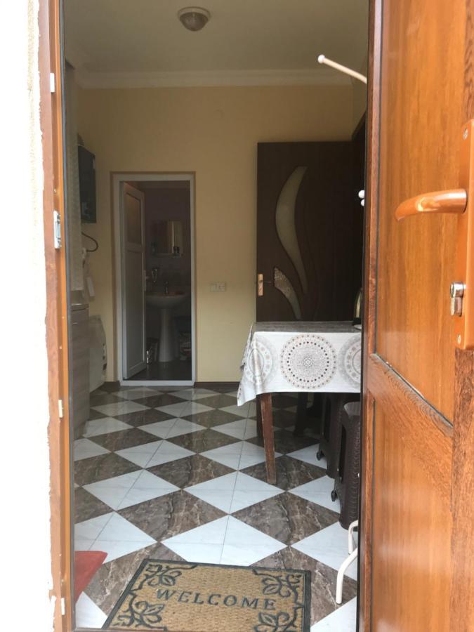 Центр Города Спокойная Улица Kʼutʼaisi Exterior foto